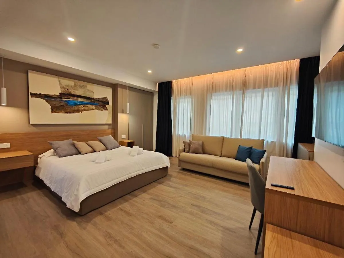 Carducci Art Guesthouse Oristano 0*,  Italien