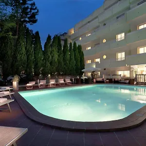 https://astoria-suite-hotel.riccione-hotels.org