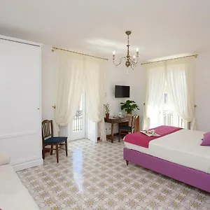 https://residenza-luce-campania.hotels-amalfi.com